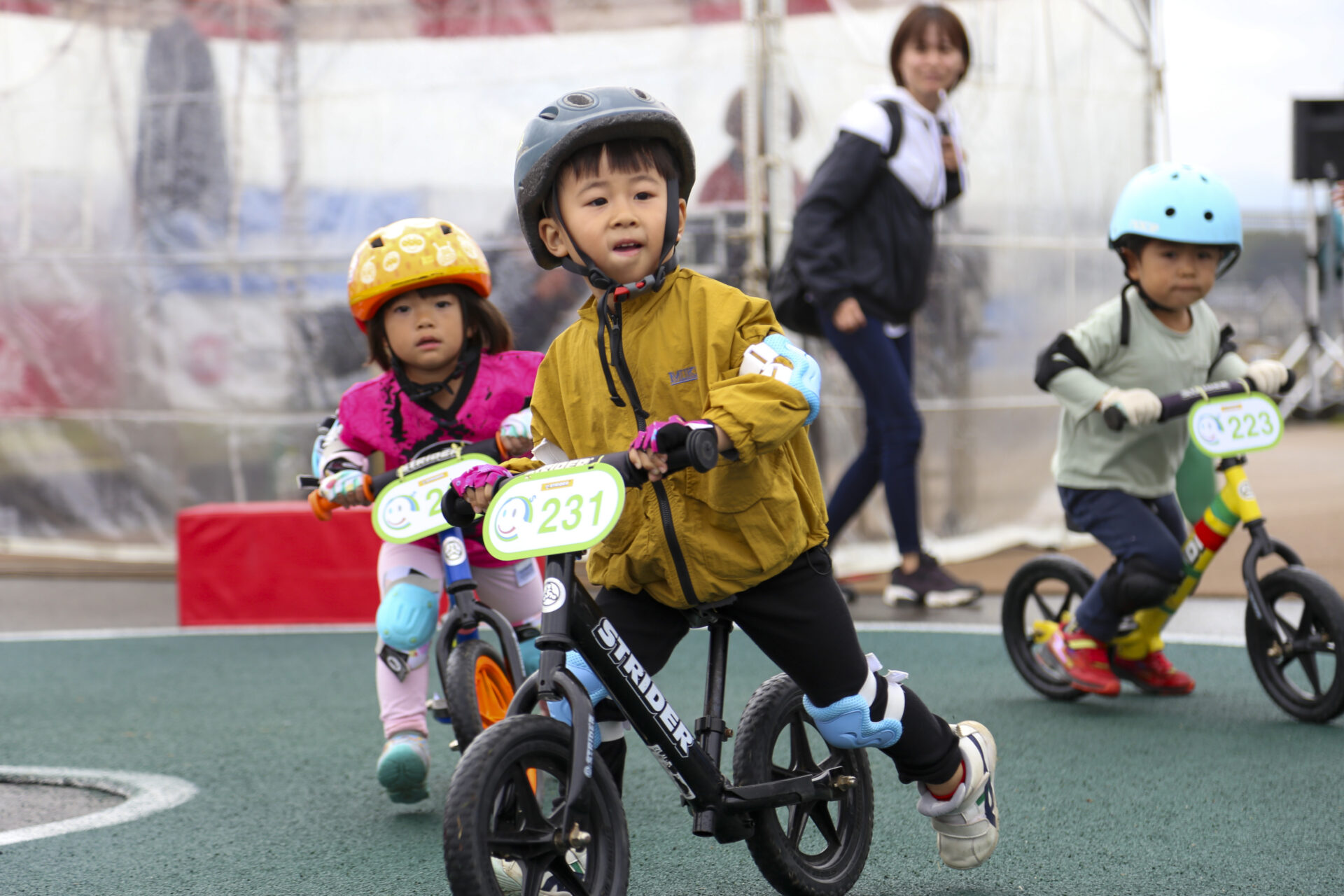 3才クラス：力強く走る様子