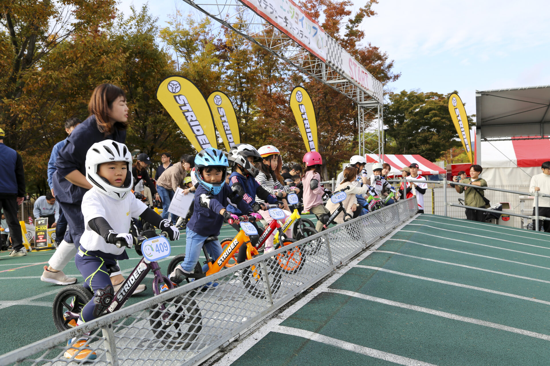 4才クラス：カーブを素早く立ち上がる様子