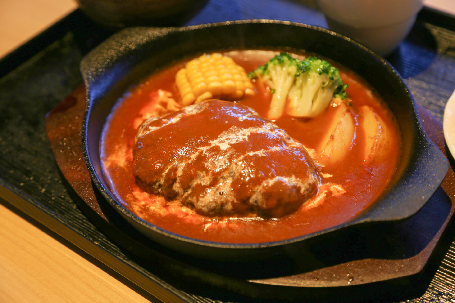 鉄板ハンバーグ デミグラスソース